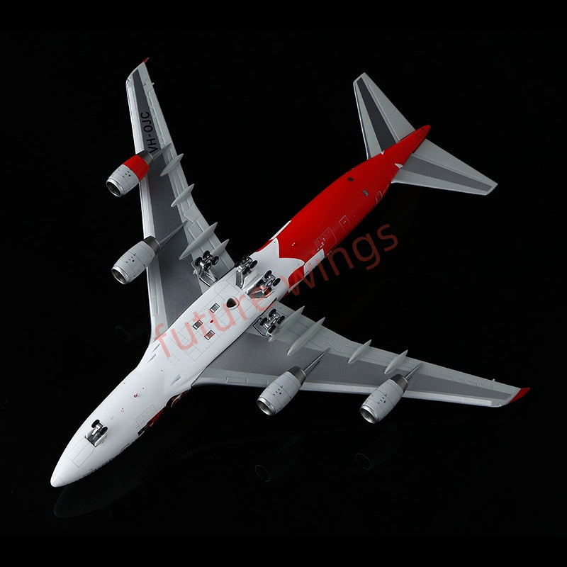1:400 HX Models Qantas Airways B747-400 VH-OJC Aircraft Model Free Tractor +Stand
