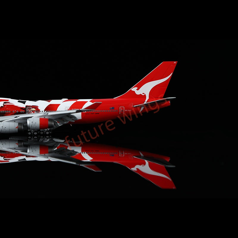 1:400 HX Models Qantas Airways B747-400 VH-OJC Aircraft Model Free Tractor +Stand