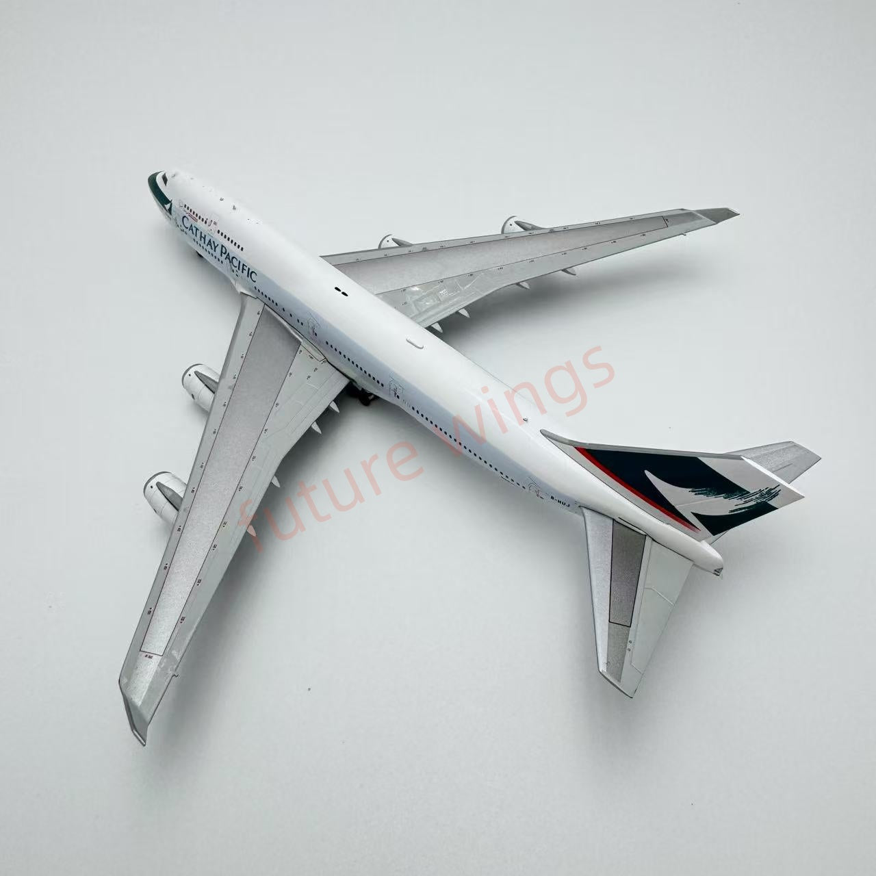 1:400 YY Wings Cathay Pacific B747-400 B-HUJ Aircraft Model Free Tractor+Stand