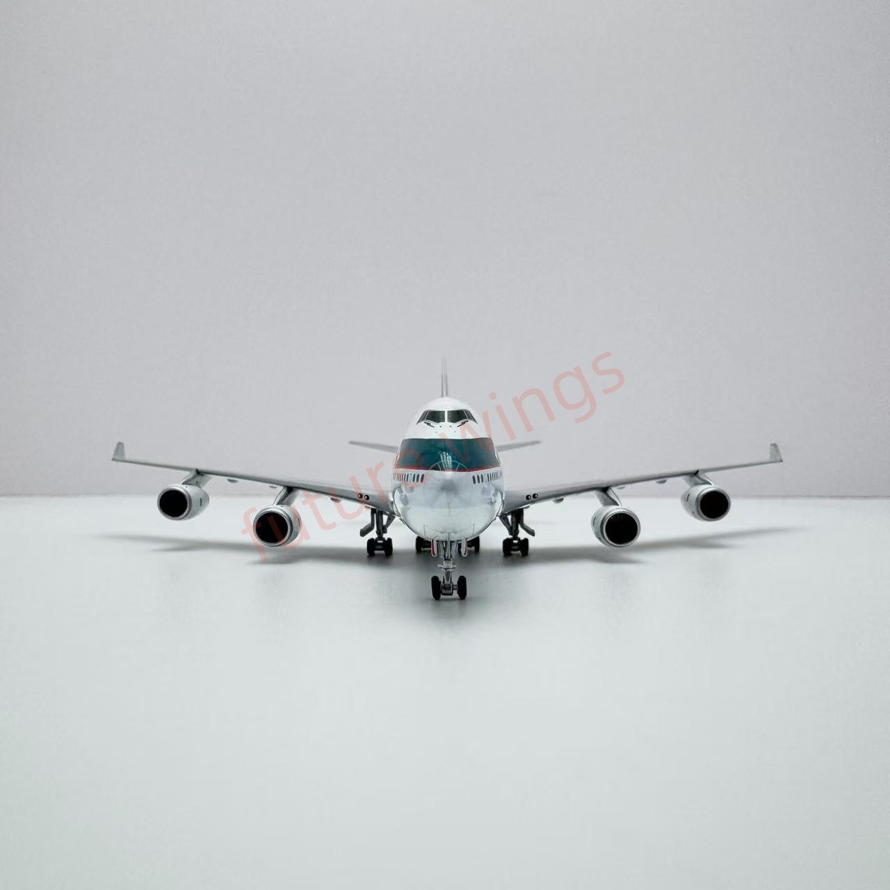 1:400 YY Wings Cathay Pacific B747-400 B-HUJ Aircraft Model Free Tractor+Stand
