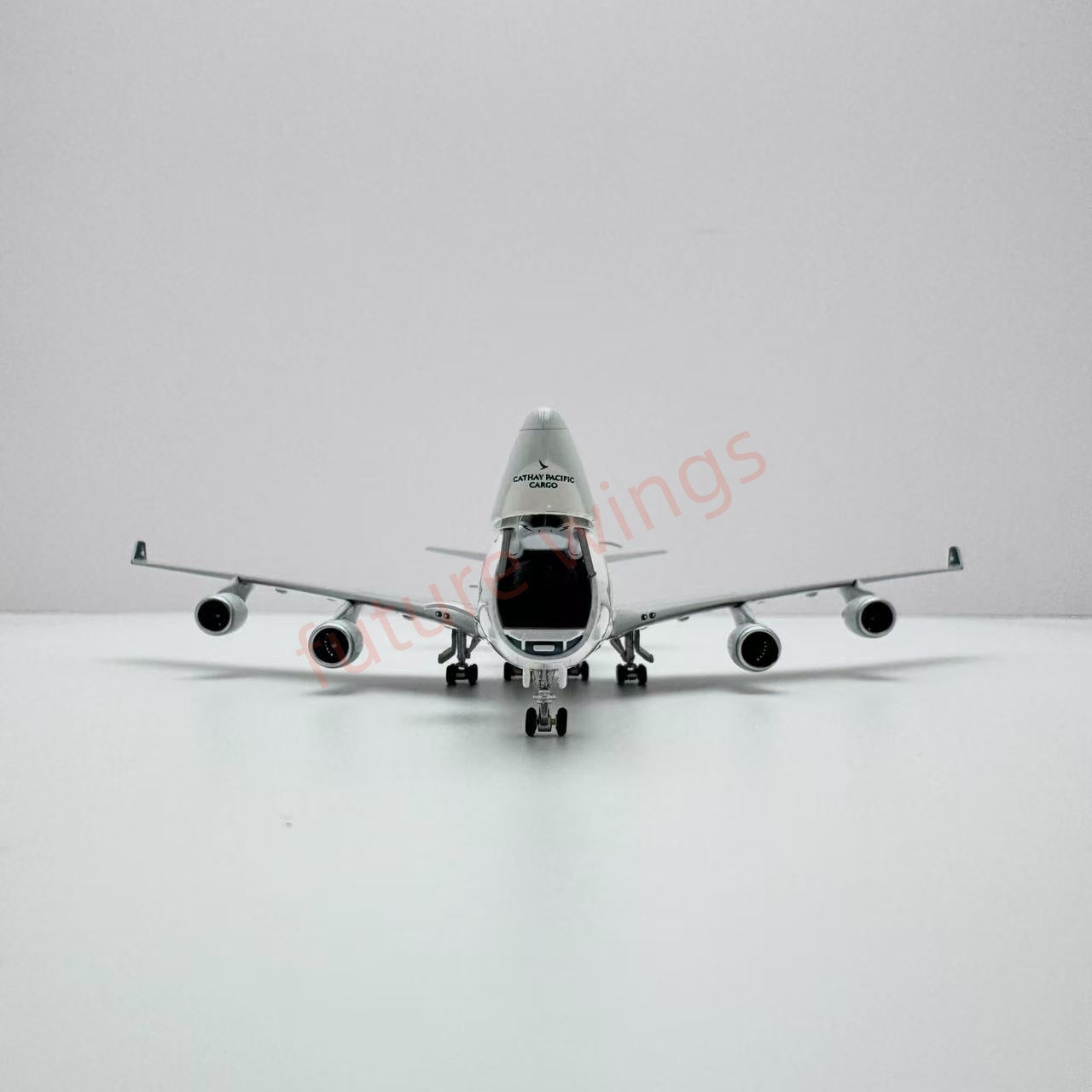 1:400 YY Wings Cathay Pacific Cargo B747-400F B-LIA Aircraft Model+Free Tractor