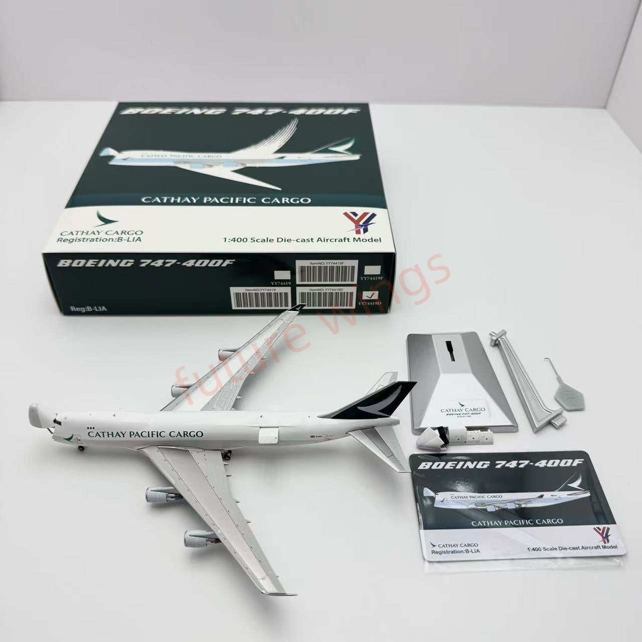 1:400 YY Wings Cathay Pacific Cargo B747-400F B-LIA Aircraft Model+Free Tractor