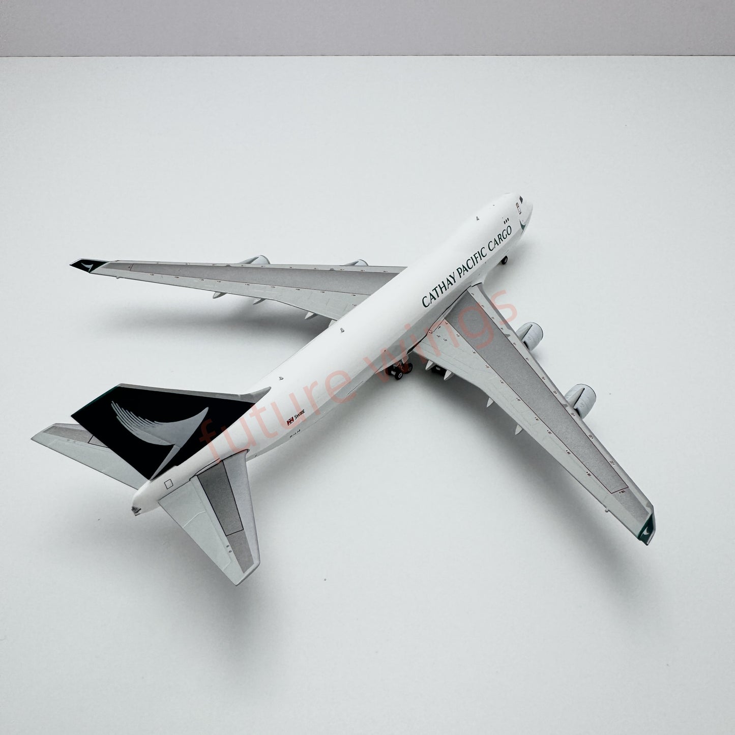 1:400 YY Wings Cathay Pacific Cargo B747-400F B-LIA Aircraft Model+Free Tractor
