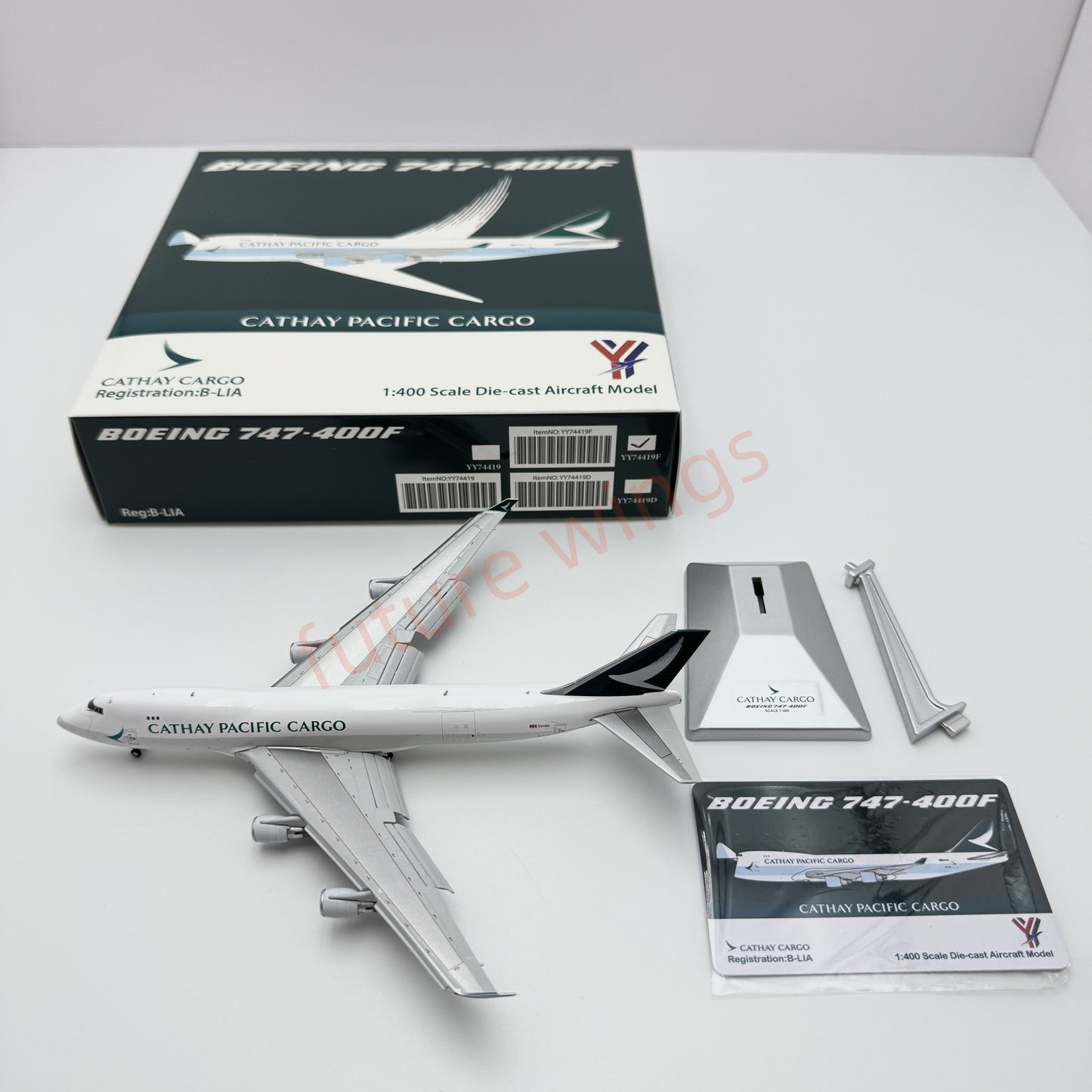 1:400 YY Wings Cathay Pacific Cargo B747-400F B-LIA Aircraft Model+Free Tractor