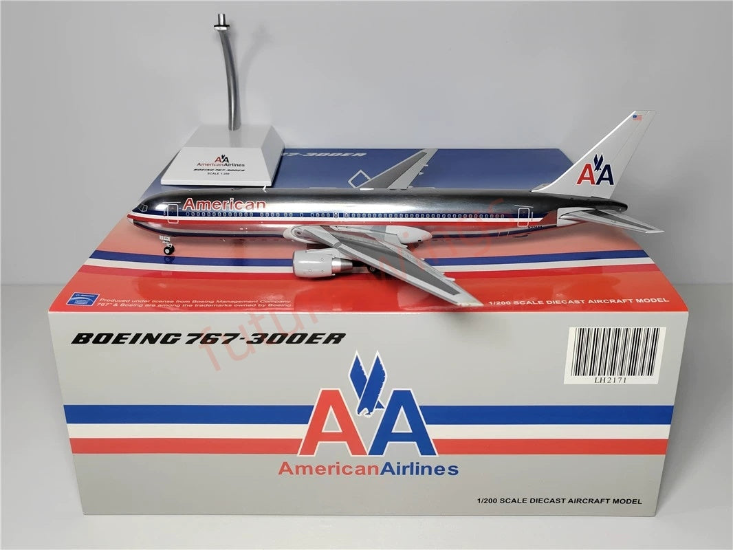 1:200 JC Wings LH2171 American Airlines B767-300ER N374AA Aircraft Model