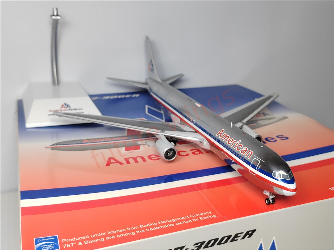 1:200 JC Wings LH2171 American Airlines B767-300ER N374AA Aircraft Model