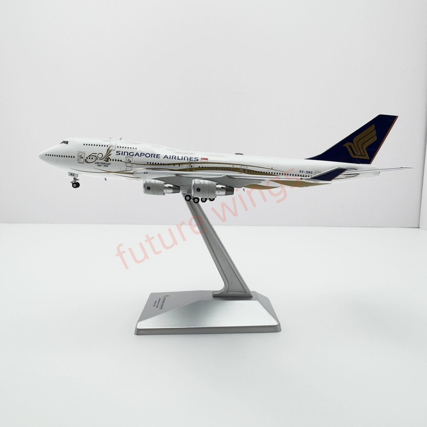 1:400 YY Wings Singapore Airlines B747-400 9V-SMZ “50years” Aircraft Model Free Tractor+Stand