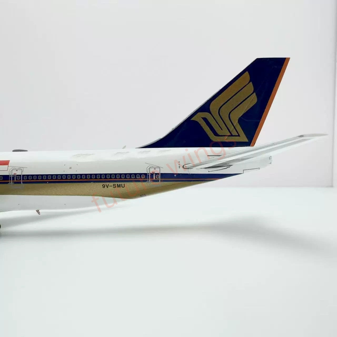 1:400 YY Wings Singapore Airlines B747-400 9V-SMU Aircraft Model Free Tractor+Stand