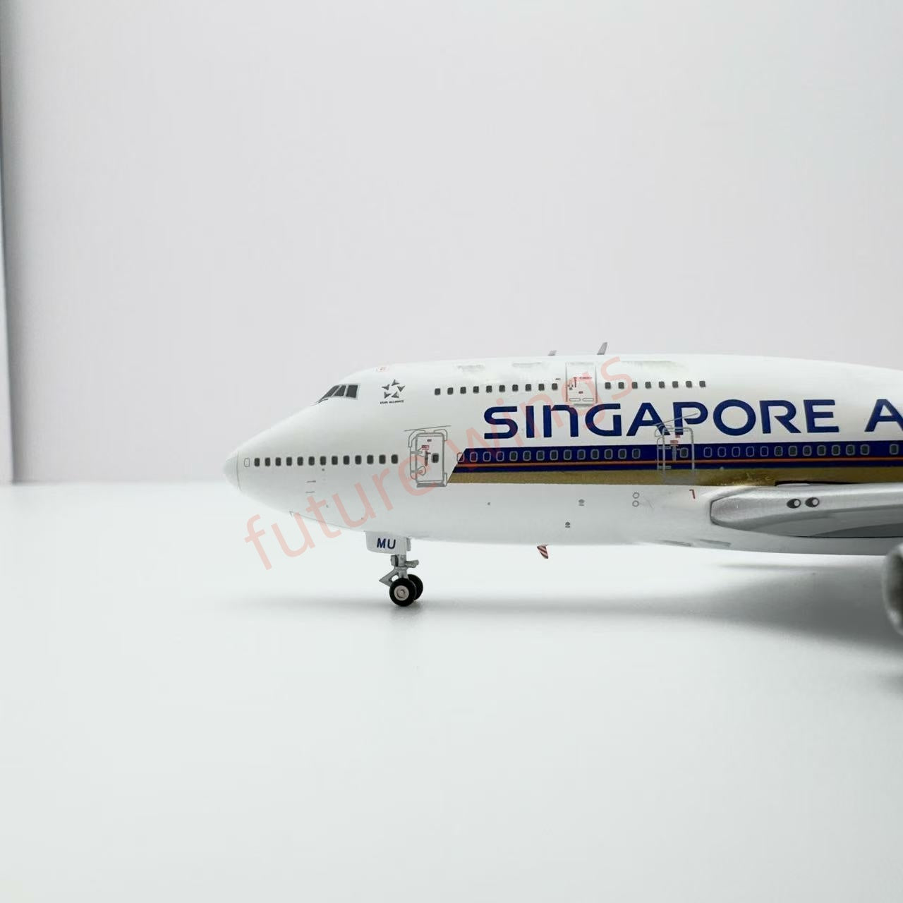 1:400 YY Wings Singapore Airlines B747-400 9V-SMU Aircraft Model Free Tractor+Stand