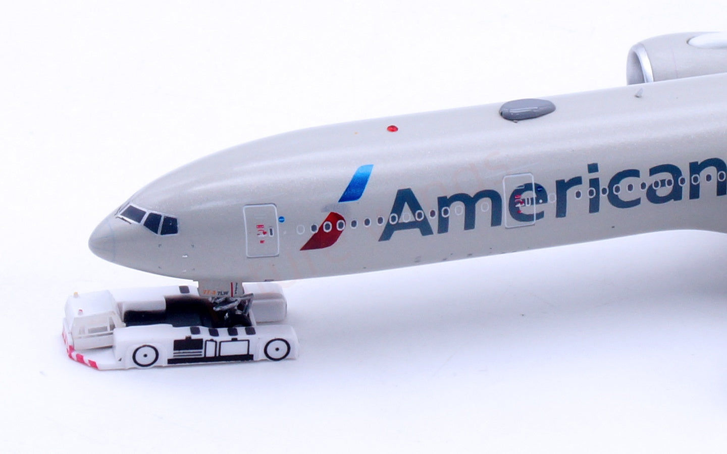 1:400 Aviation400 American Airlines B777-300ER N736AT Aircraft Model Free Tractor+Stand