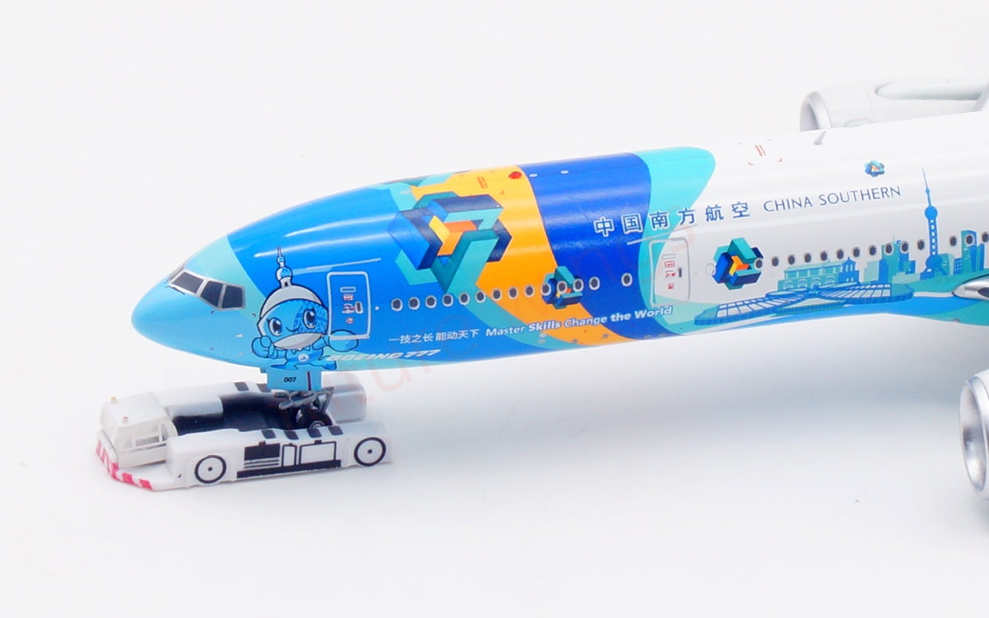 1:400 Aviation400 China Southern Airlines B777-300ER B-2007 Aircraft Model Free Tractor+Stand