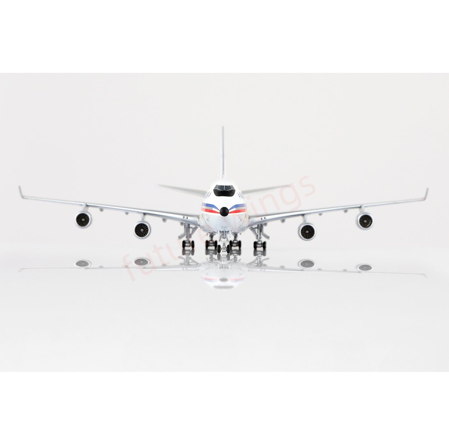 1:400 Kylin Model China Airlines B747-400 B-161 Aircraft Model Free Tractor+Stand