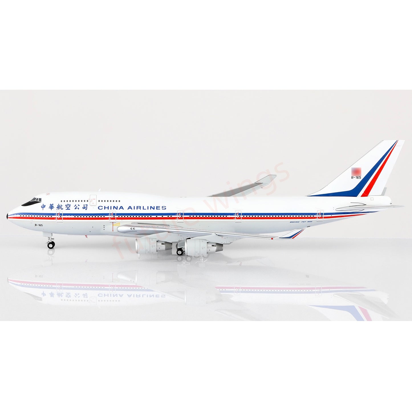1:400 Kylin Model China Airlines B747-400 B-165 Aircraft Model Free Tractor+Stand
