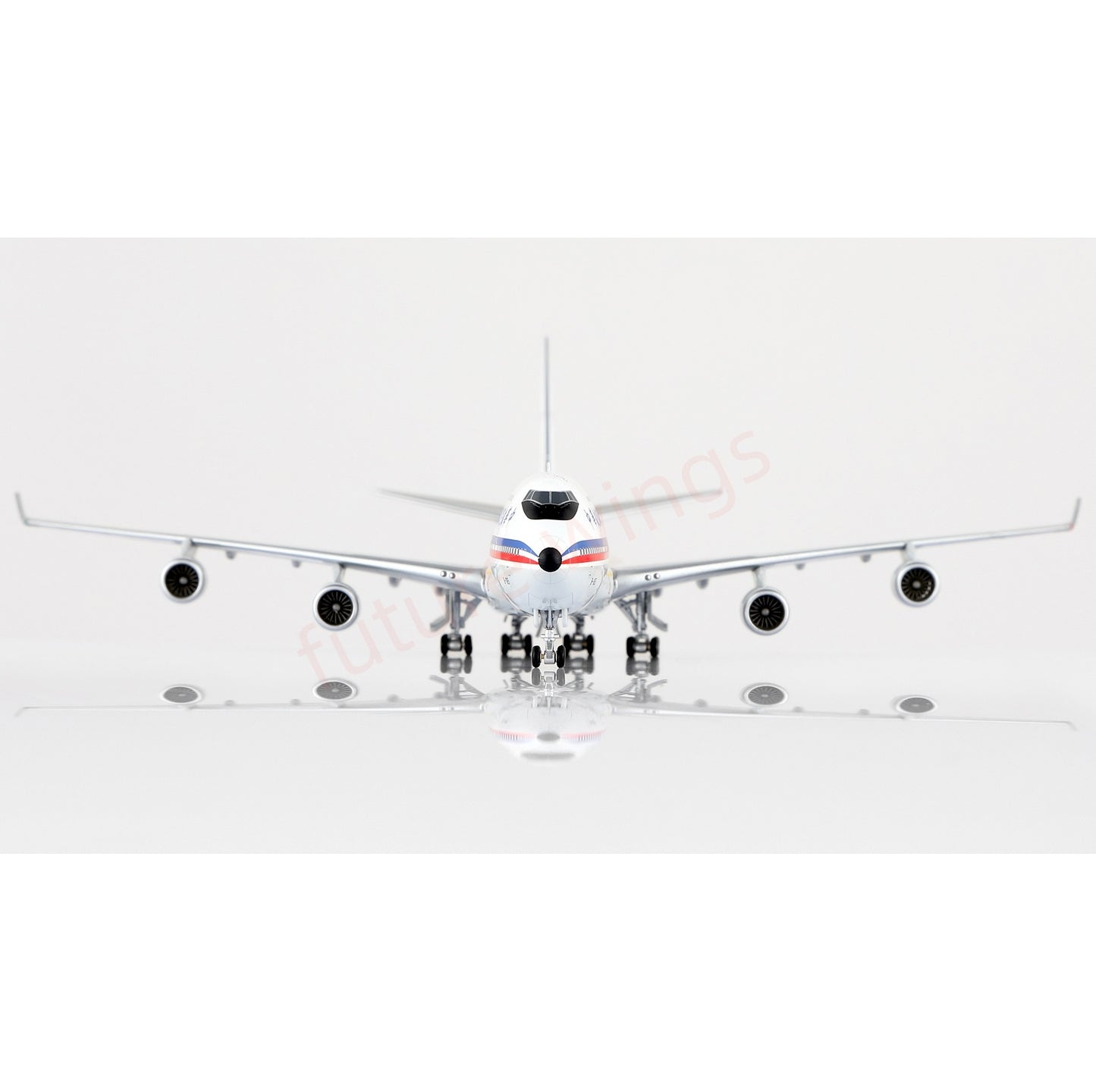 1:400 Kylin Model China Airlines B747-400 B-165 Aircraft Model Free Tractor+Stand