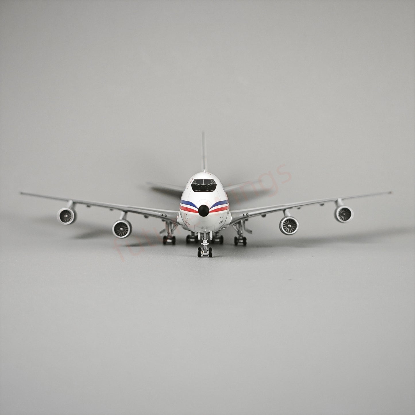 1:400 Kylin Model China Airlines B747-400 B-160 Aircraft Model Free Tractor+Stand