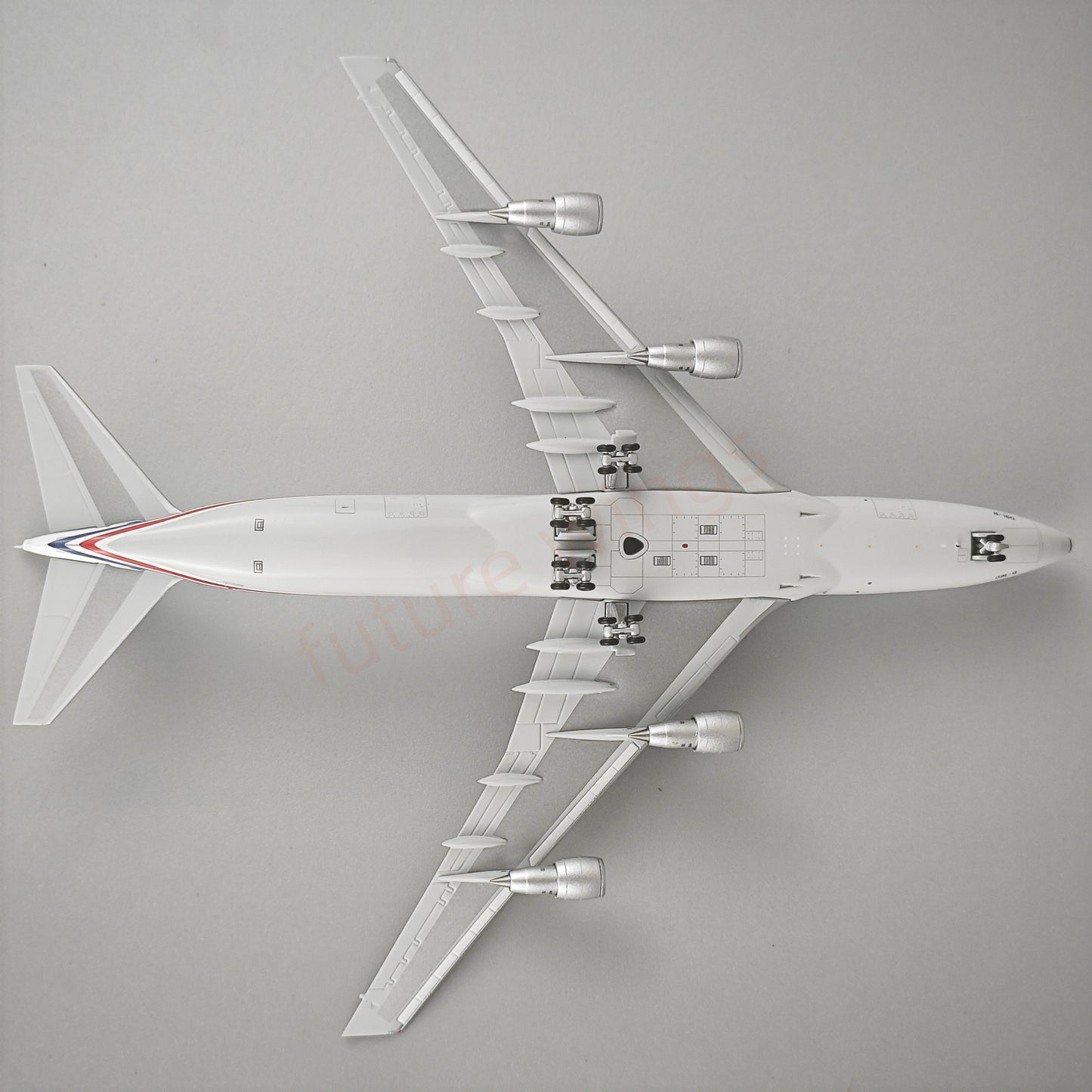 1:400 Kylin Model China Airlines B747-400 B-160 Aircraft Model Free Tractor+Stand