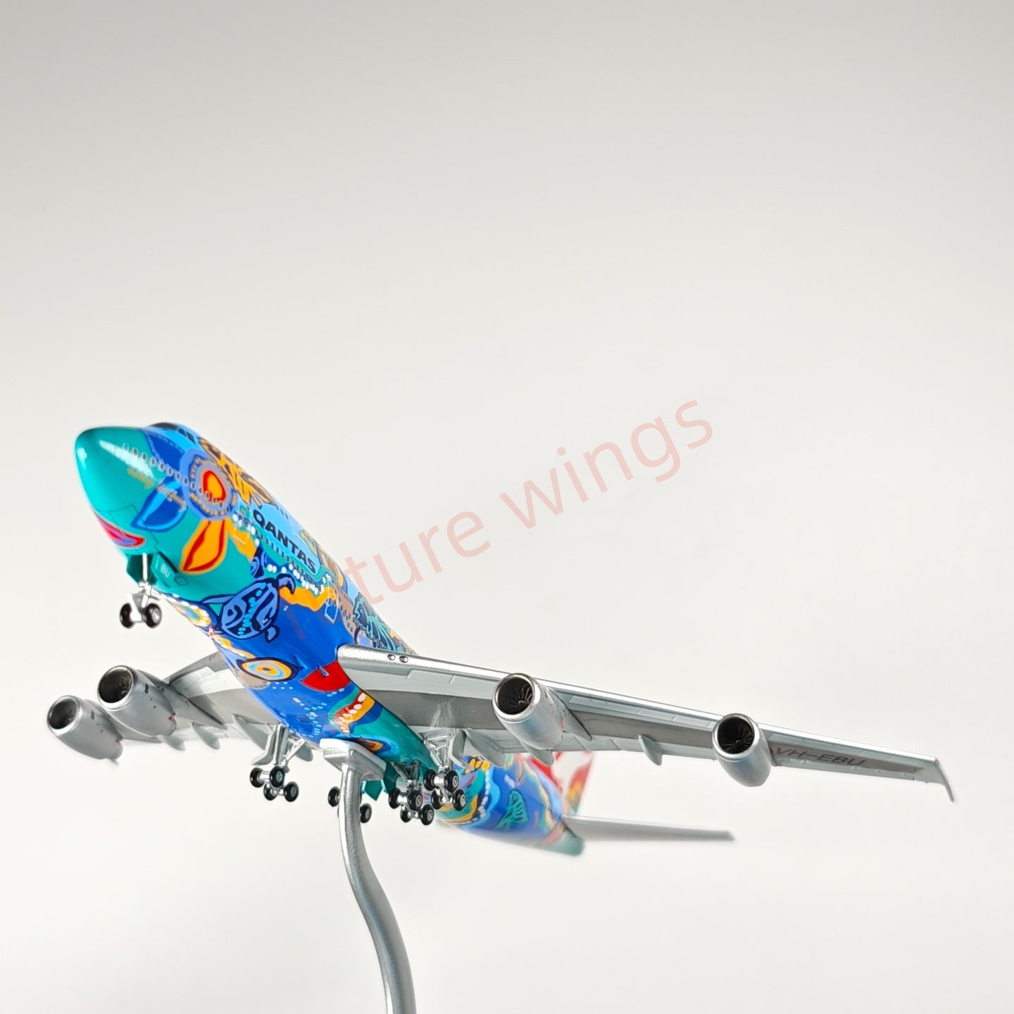 1:400 HX Models Qantas Airways B747-300 VH-EBU Aircraft Model Free Tractor +Stand
