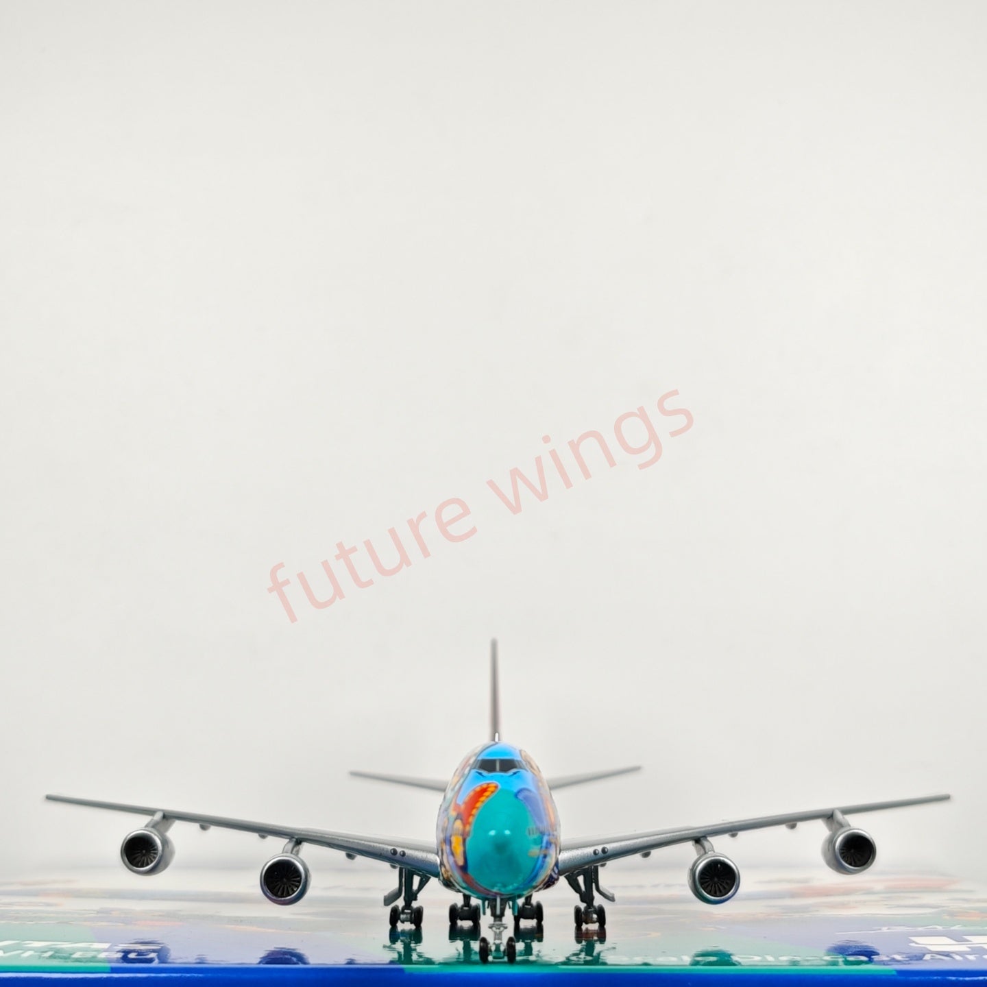 1:400 HX Models Qantas Airways B747-300 VH-EBU Aircraft Model Free Tractor +Stand