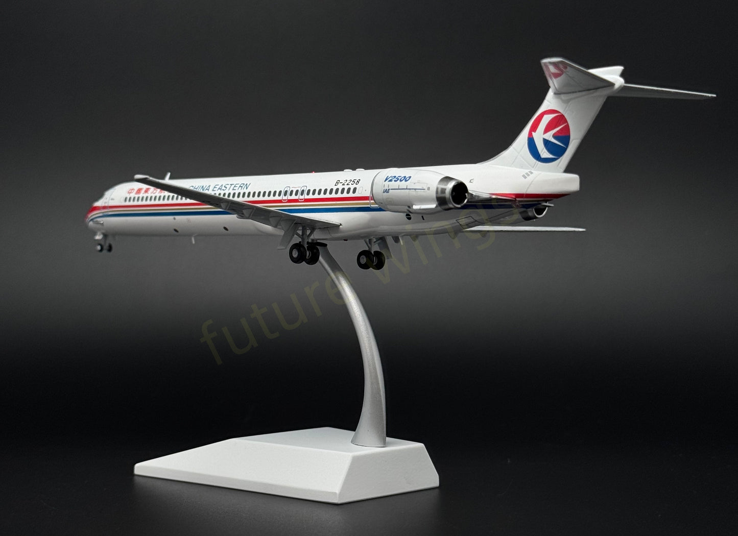 1:200 KJ Model(JC Wings) China Eastern MD-90 B-2258 Diecast Aircraft Model