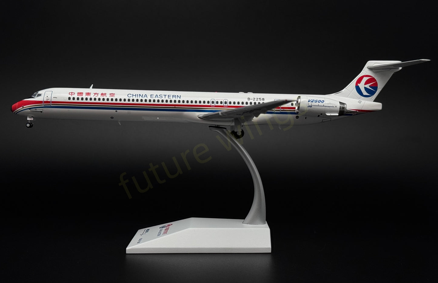1:200 KJ Model(JC Wings) China Eastern MD-90 B-2258 Diecast Aircraft Model