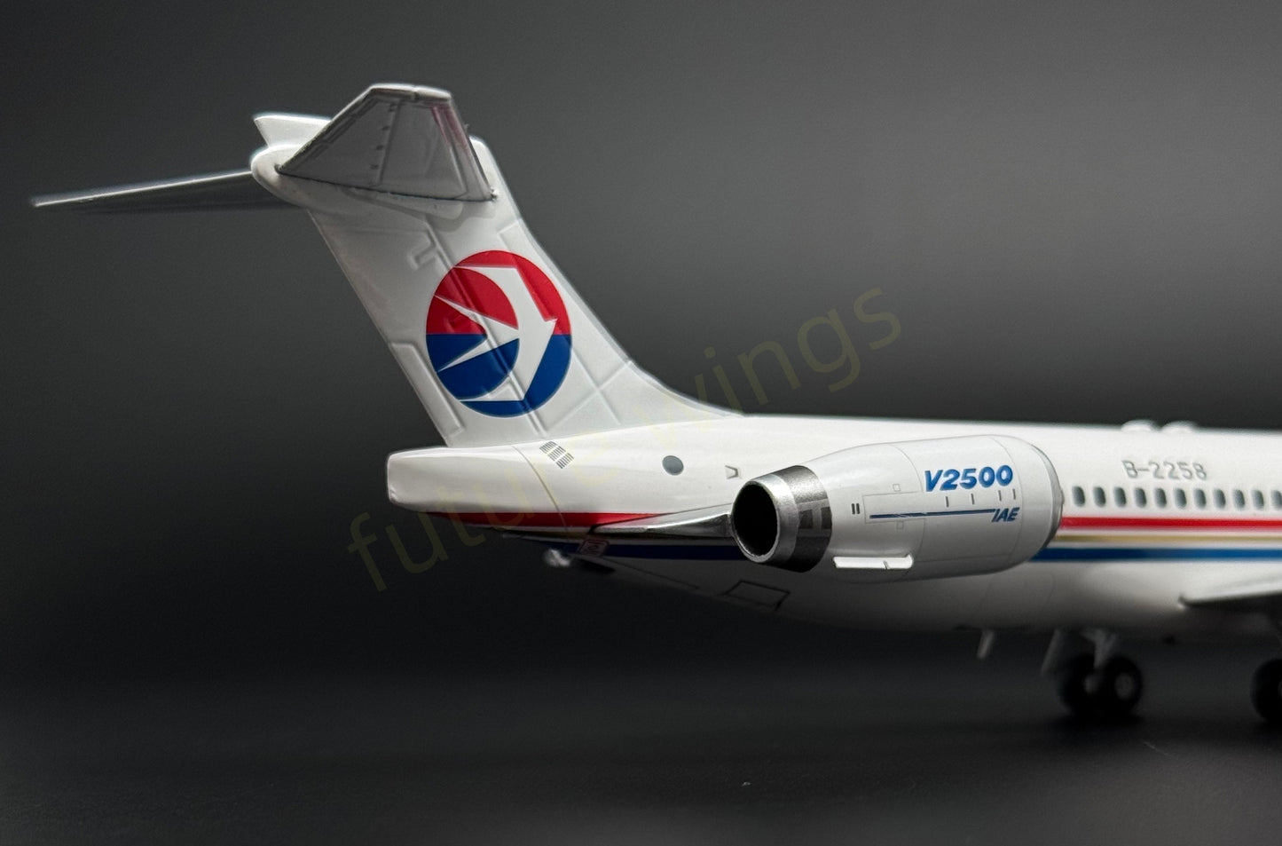 1:200 KJ Model(JC Wings) China Eastern MD-90 B-2258 Diecast Aircraft Model