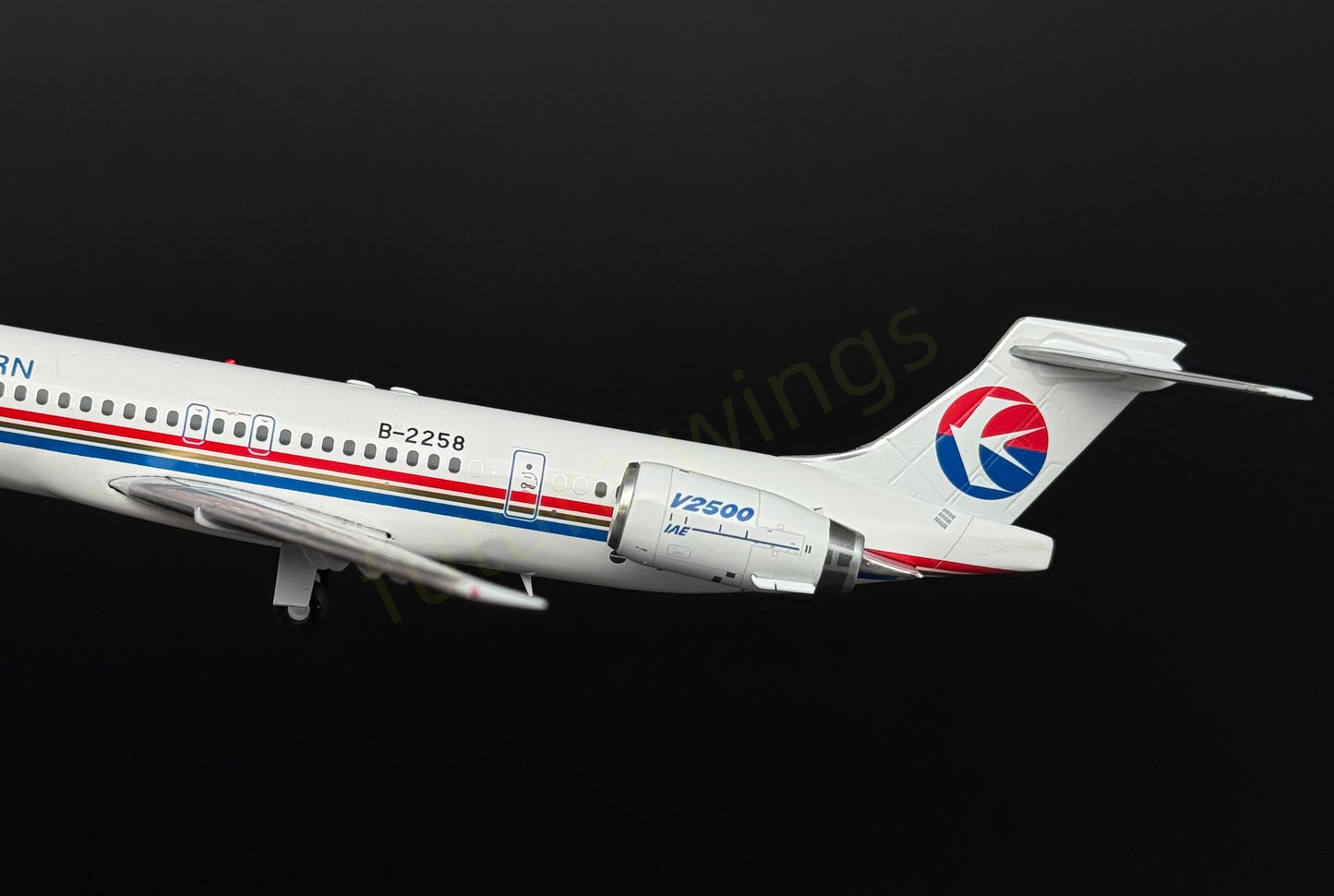 1:200 KJ Model(JC Wings) China Eastern MD-90 B-2258 Diecast Aircraft Model