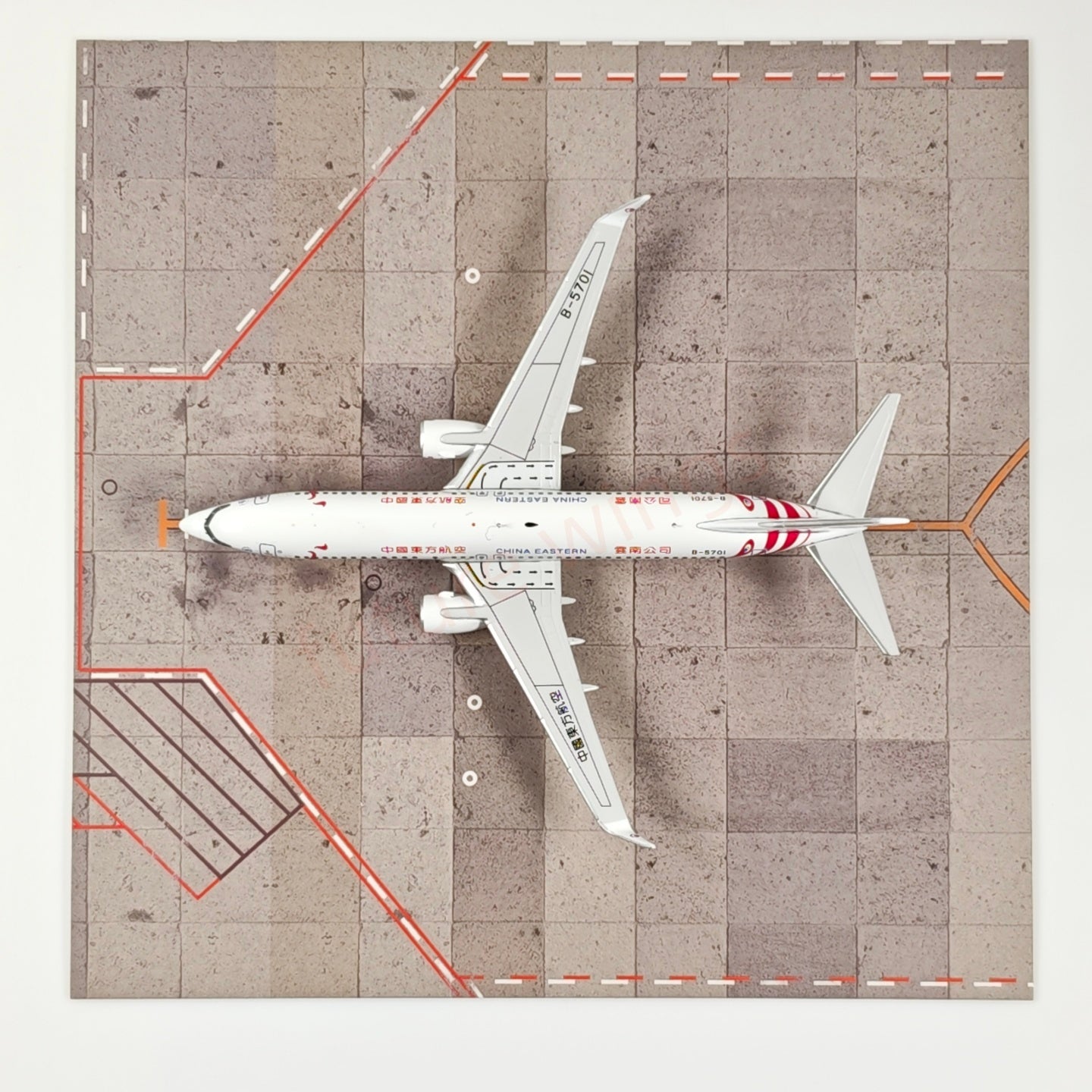 1:400 AeroPolaris China Eastern Airlines B737-800 B-5701 Aircraft Model+Free Tractor