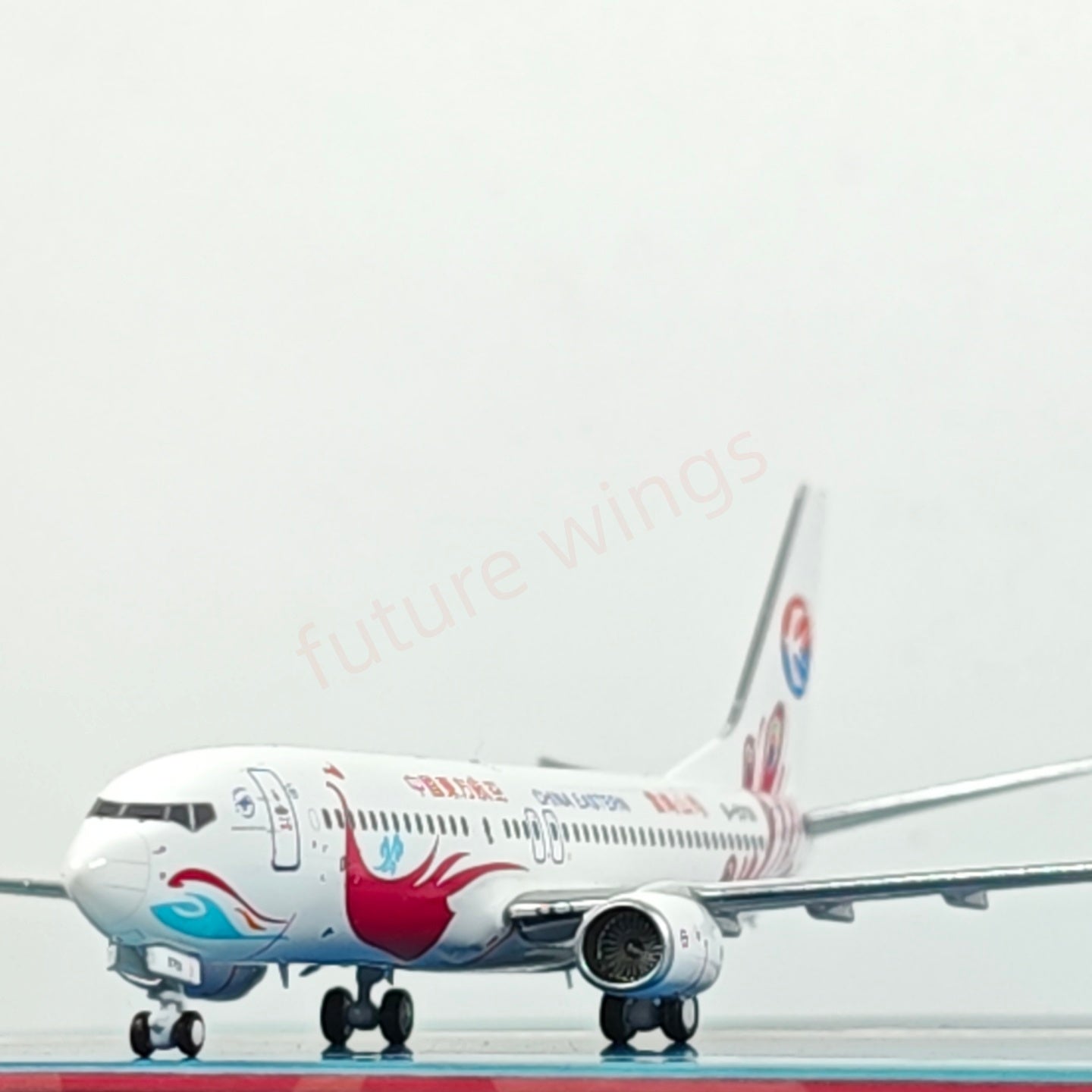 1:400 AeroPolaris China Eastern Airlines B737-800 B-5701 Aircraft Model+Free Tractor