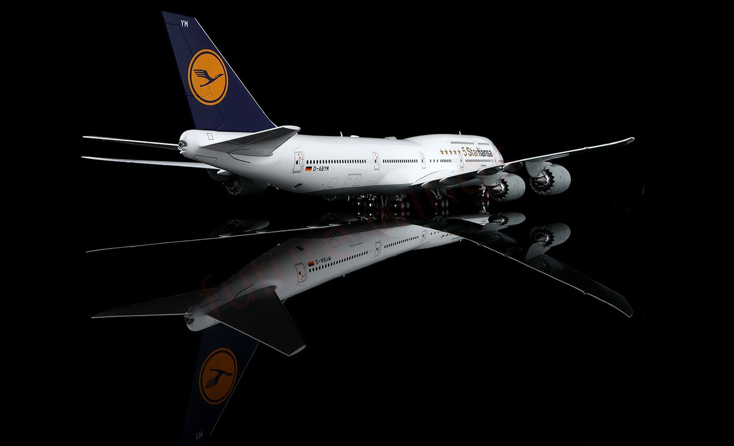 1:200 SQ Wings Lufthansa Airlines B747-8 D-ABYM Diecast Aircraft Model