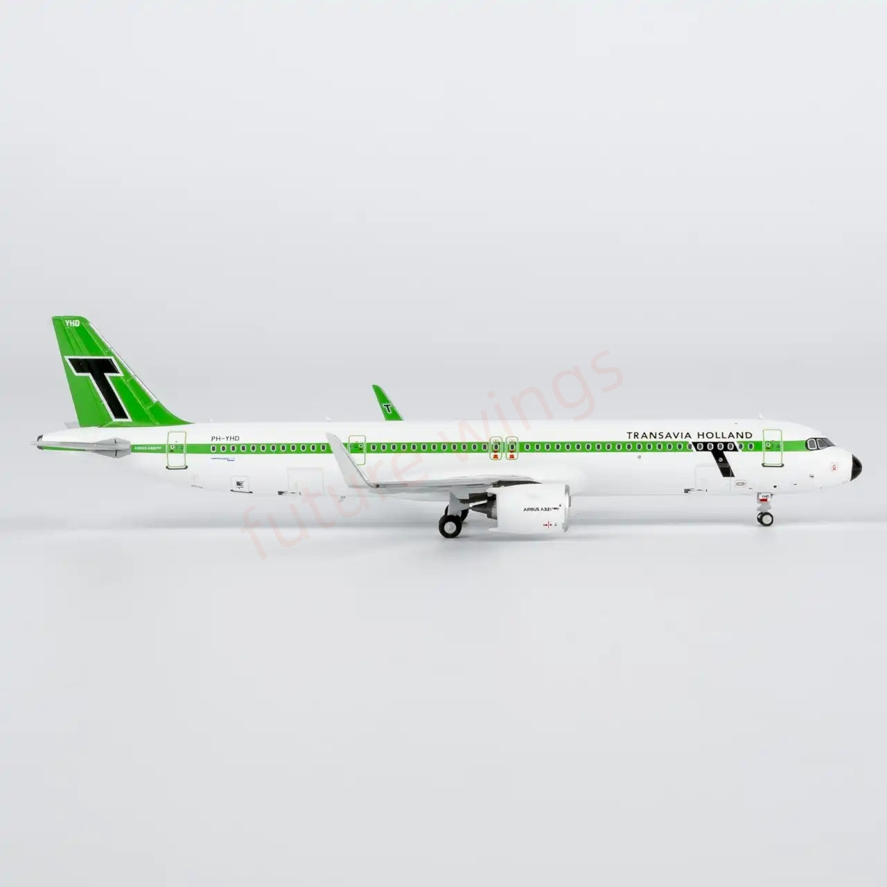 1:400 NG Models NG13139 Transavia Airlines A321neo PH-YHD Aircraft Model+Free Tractor