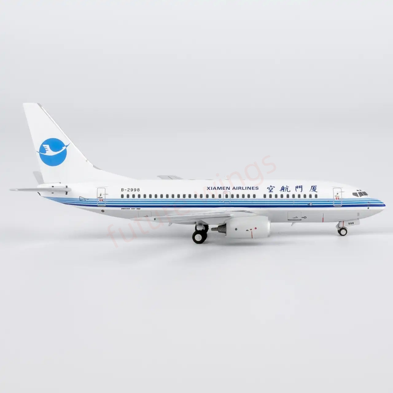 1:400 NG Models NG64138 XiamenAir B737-700 B-2998 Aircraft Model+Free Tractor