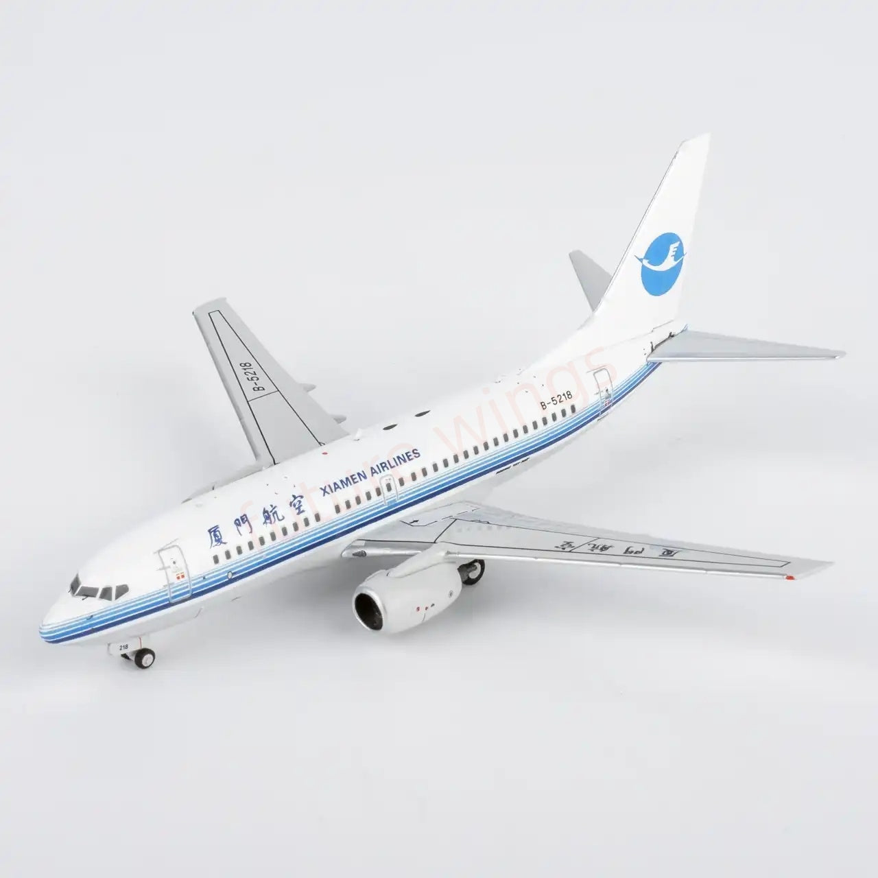 1:400 NG Models NG64139 XiamenAir B737-700 B-5218 Aircraft Model+Free Tractor