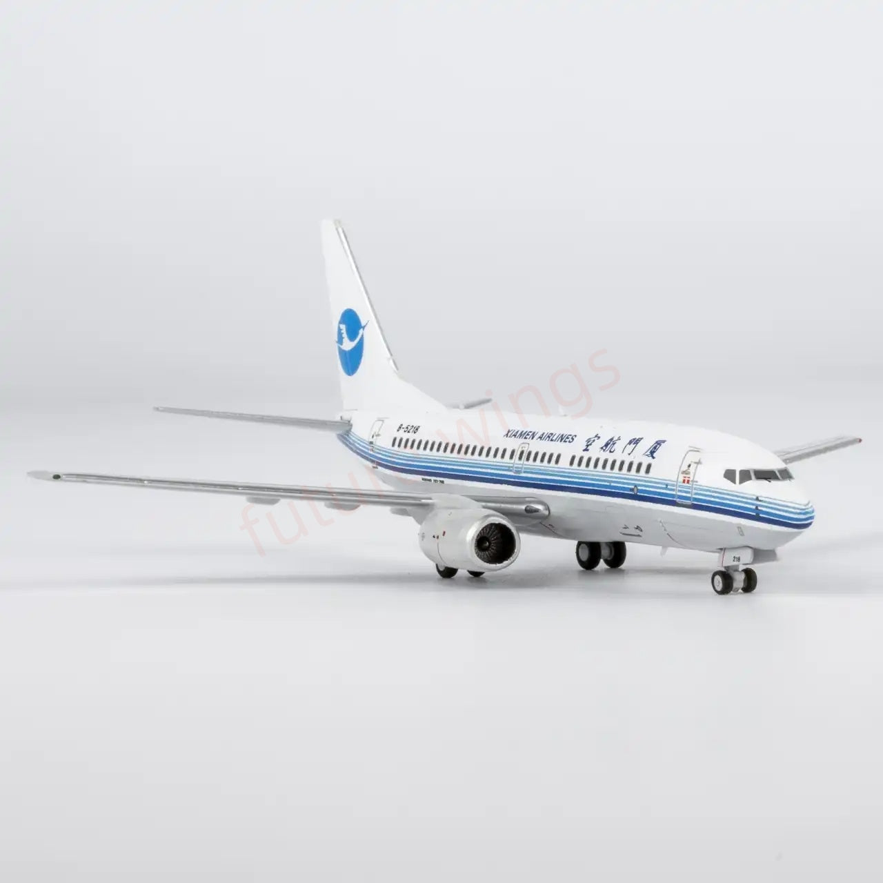 1:400 NG Models NG64139 XiamenAir B737-700 B-5218 Aircraft Model+Free Tractor