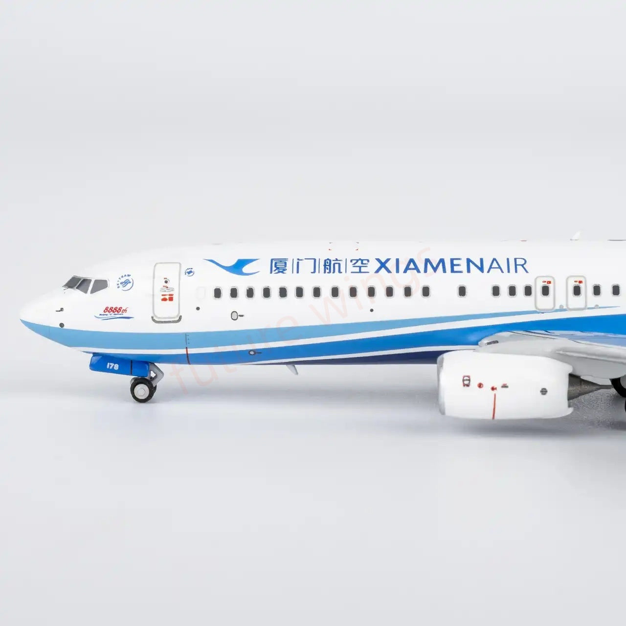 1:400 NG Models NG64148 XiamenAir B737-800 B-7178 Aircraft Model+Free Tractor