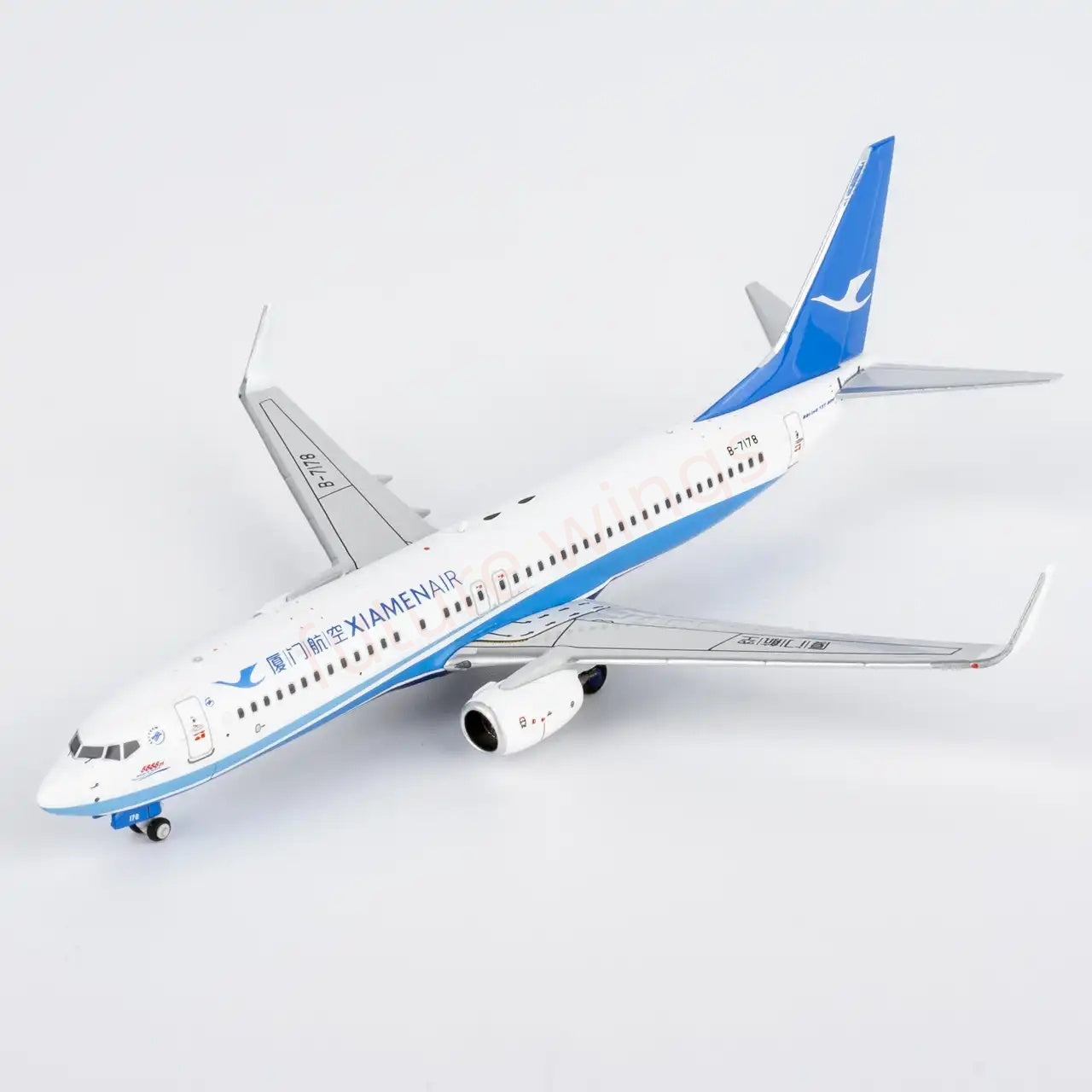 1:400 NG Models NG64148 XiamenAir B737-800 B-7178 Aircraft Model+Free Tractor