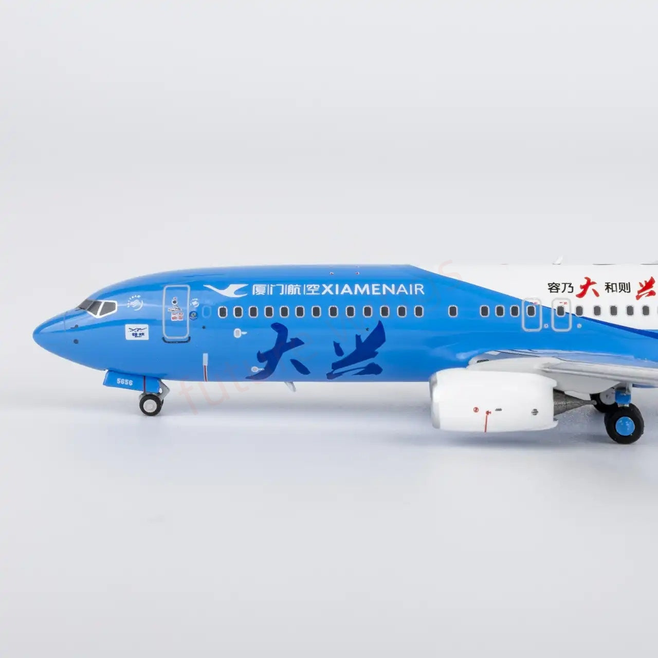 1:400 NG Models NG64149 XiamenAir B737-800 B-5656 "DaXing" Aircraft Model+Free Tractor