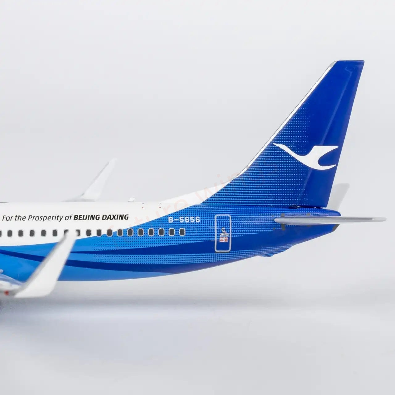 1:400 NG Models NG64149 XiamenAir B737-800 B-5656 "DaXing" Aircraft Model+Free Tractor