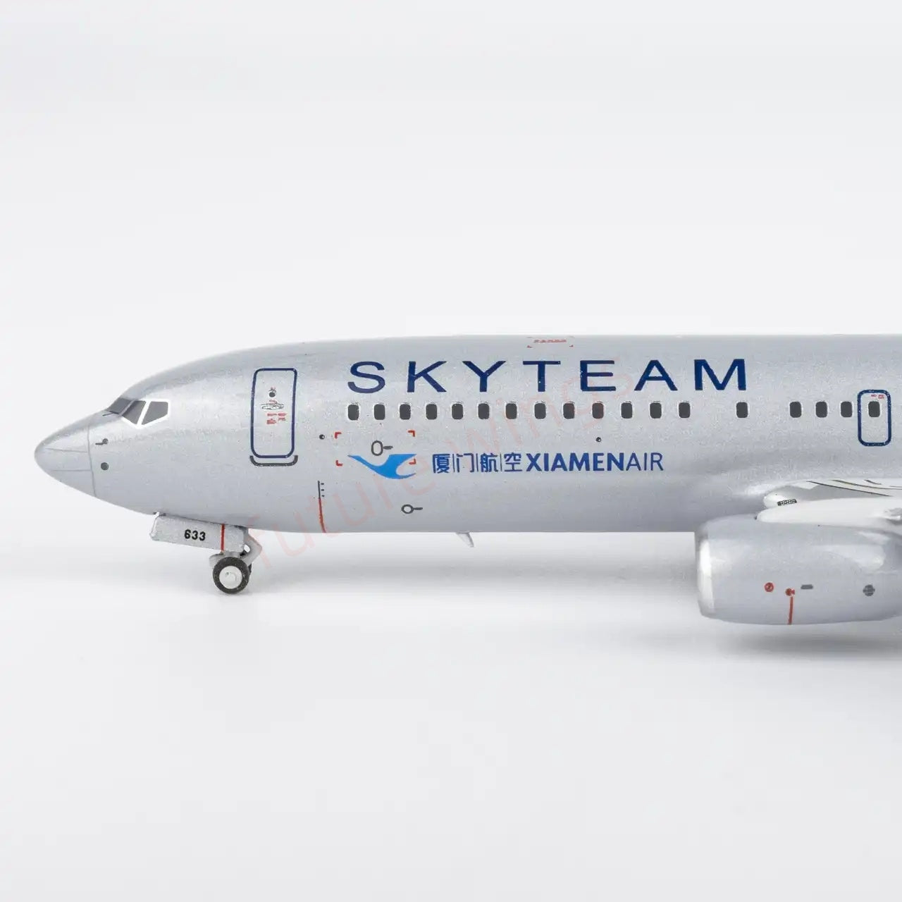 1:400 NG Models NG64150 XiamenAir B737-800 B-5633 "SKYTEAM" Aircraft Model+Free Tractor