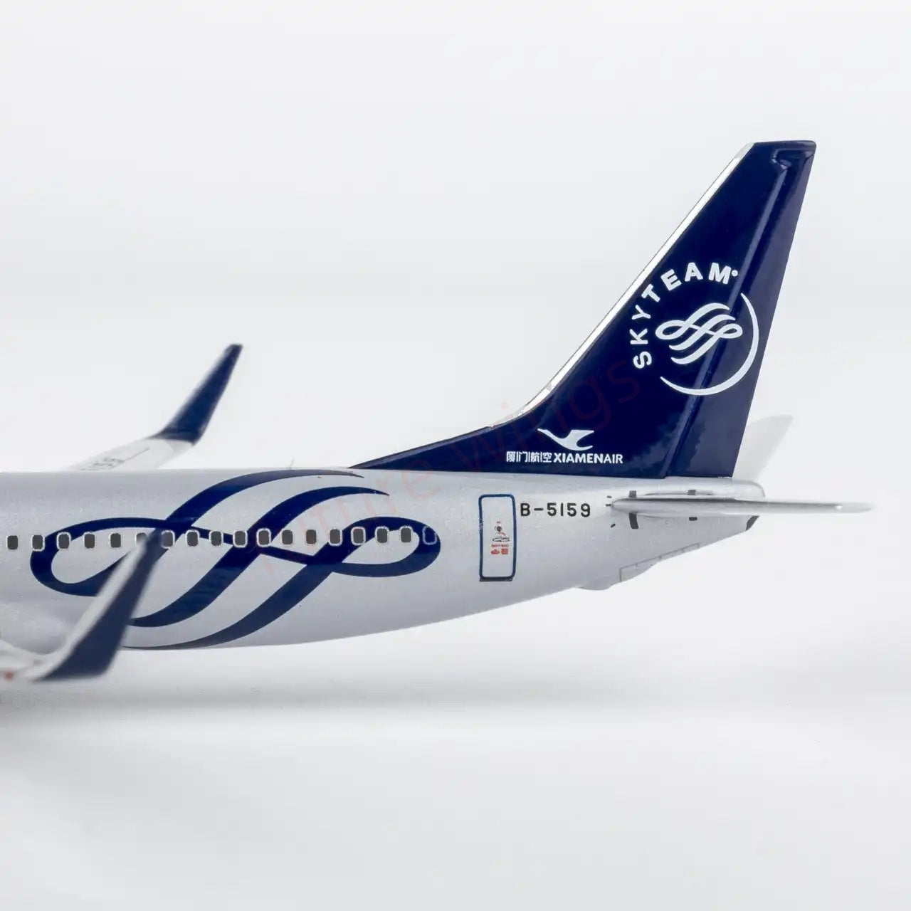 1:400 NG Models NG64151 XiamenAir B737-800 B-5159 "SKYTEAM" Aircraft Model+Free Tractor