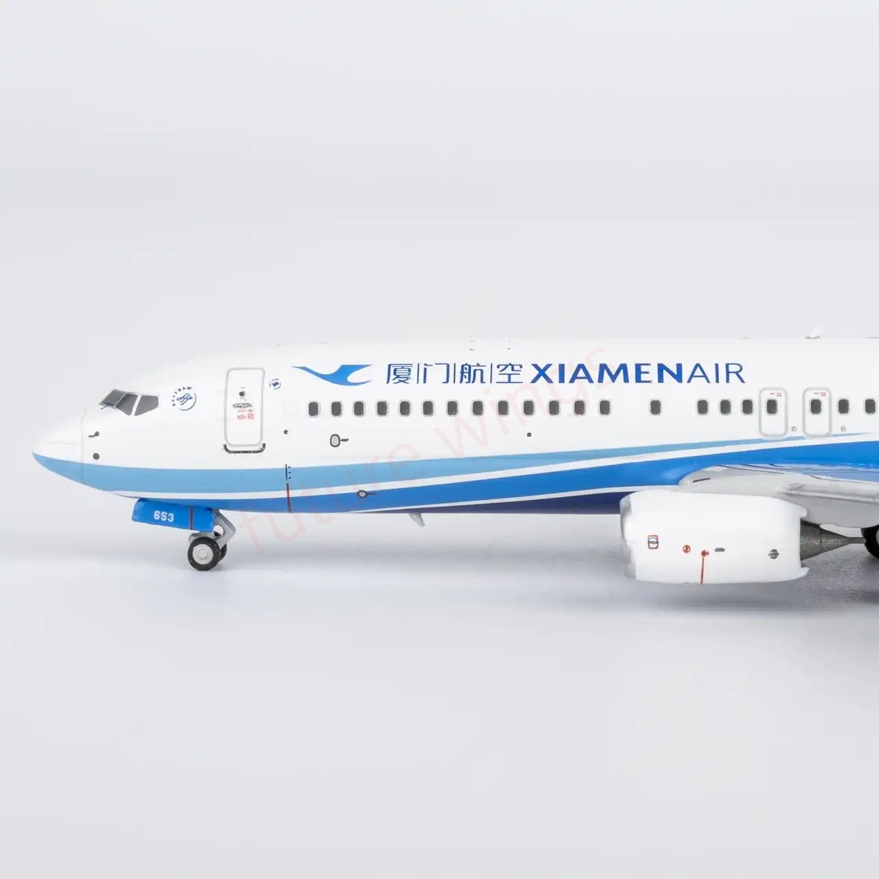 1:400 NG Models NG64158 XiamenAir B737-800 B-5653 Aircraft Model+Free Tractor