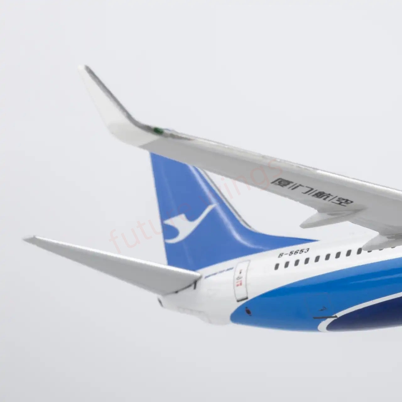 1:400 NG Models NG64158 XiamenAir B737-800 B-5653 Aircraft Model+Free Tractor