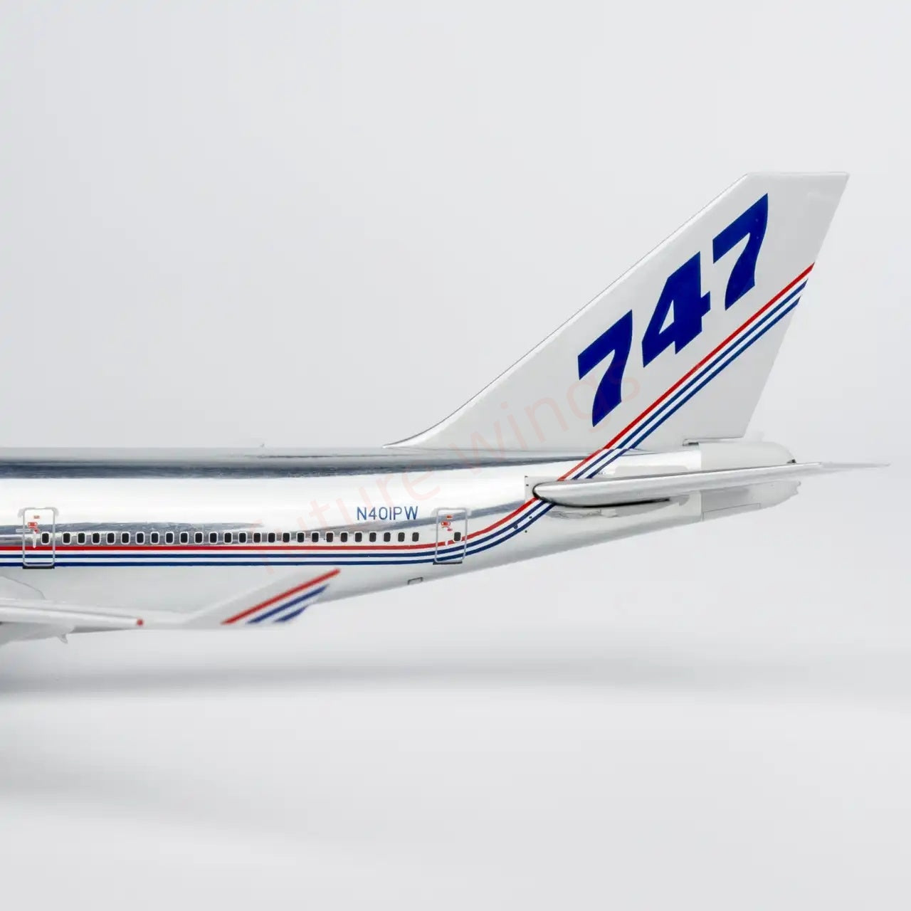 1:400 NG Models NG04010 Boeing House Color B747-400 N401PW Aircraft Model+Free Tractor