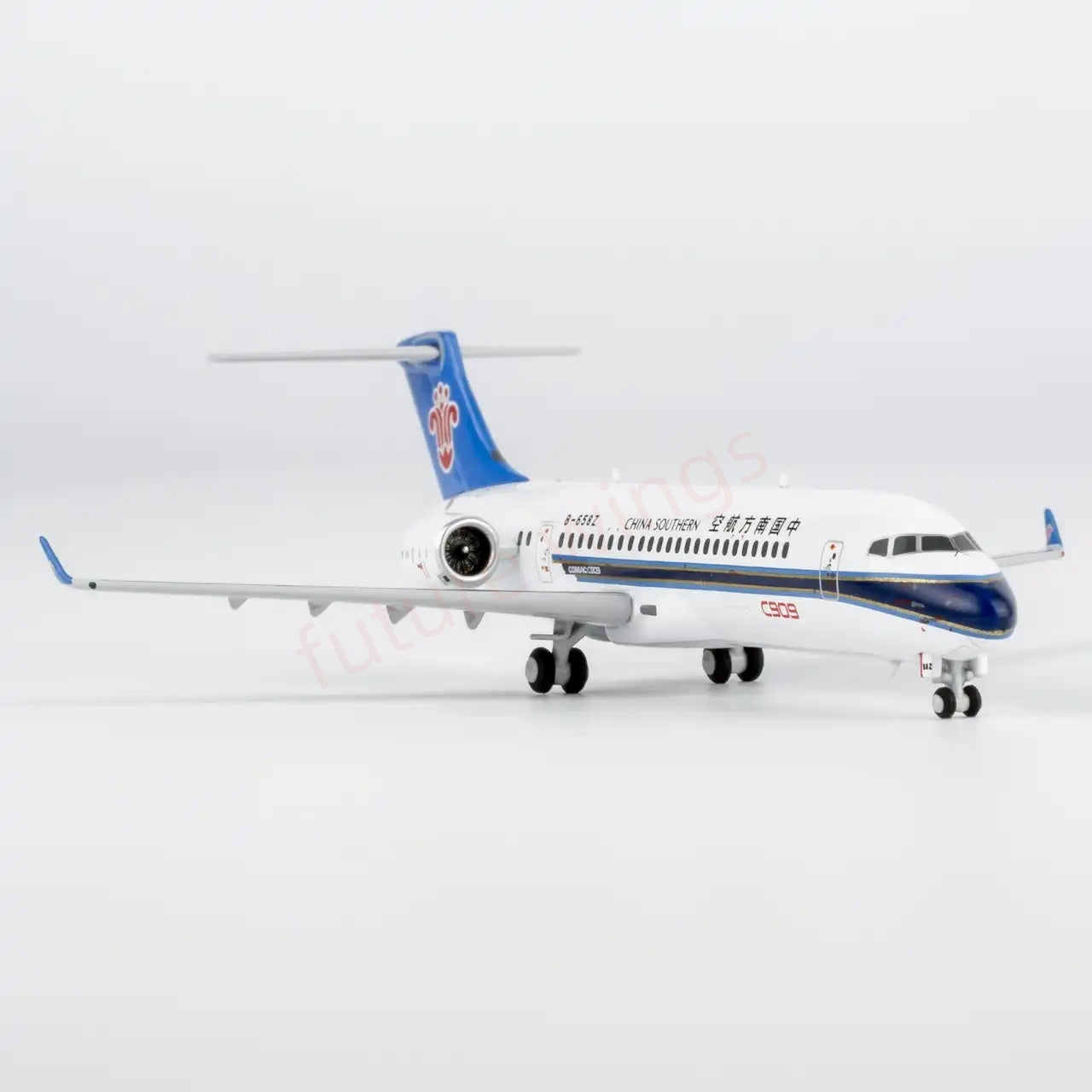 1:400 NG Models NG24064 China Southern Airlines C909 (ARJ21-700) B-658Z Aircraft Model+Free Tractor