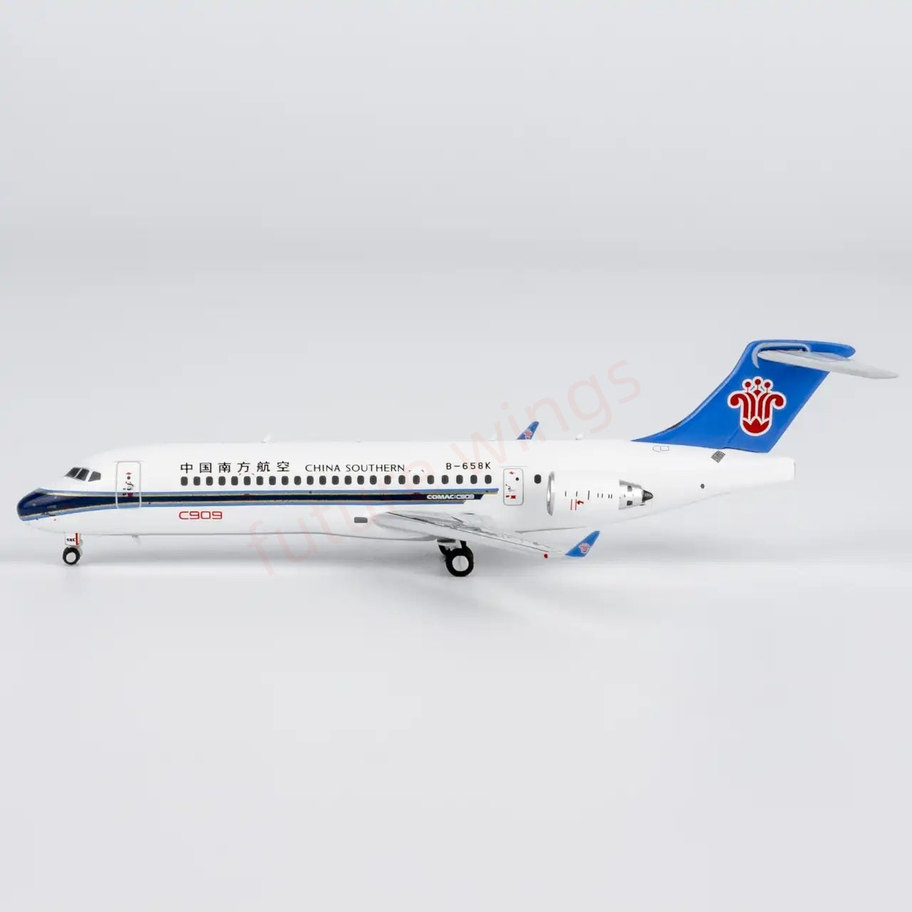1:400 NG Models NG24188 China Southern Airlines C909 (ARJ21-700) B-658K Aircraft Model+Free Tractor