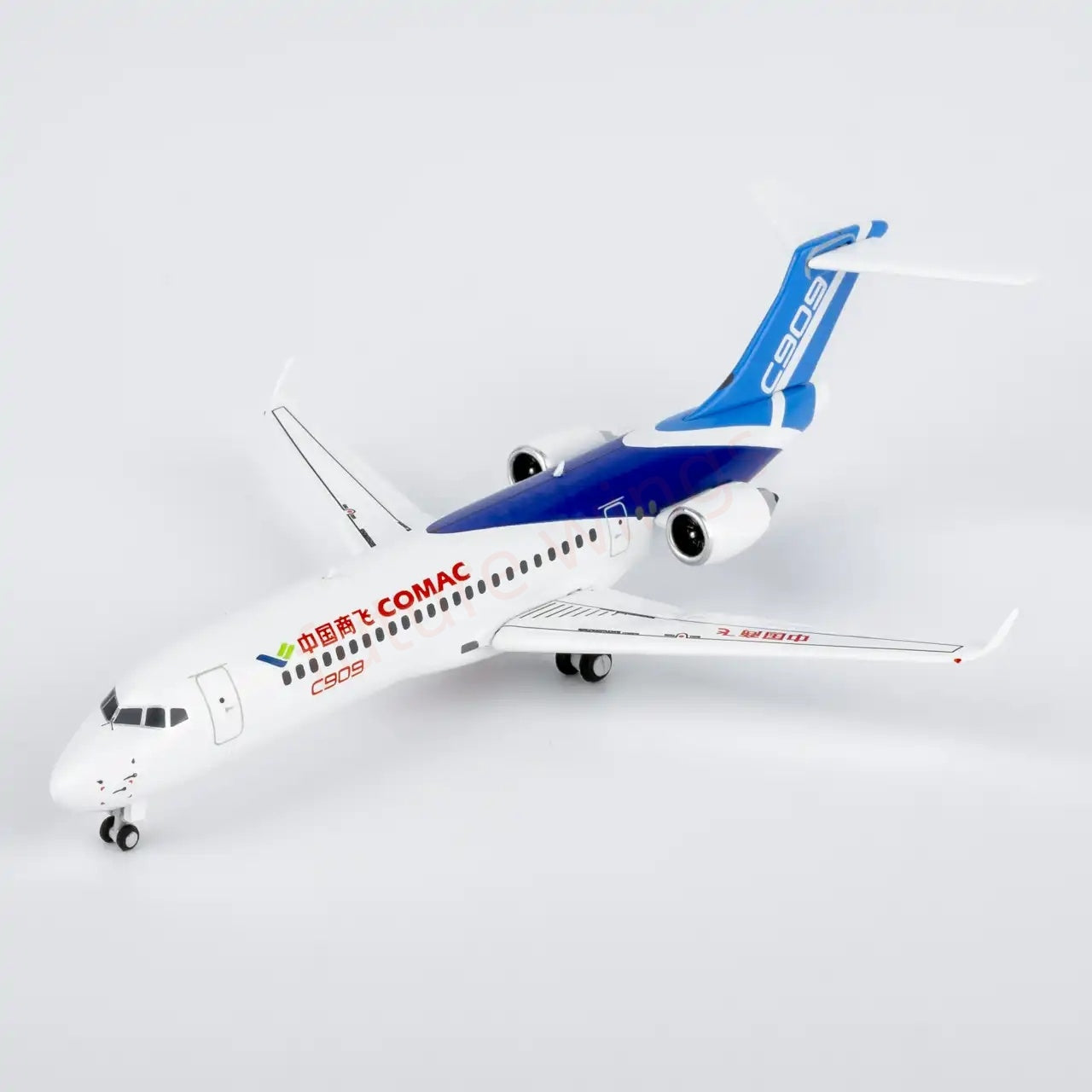 1:400 NG Models NG87123 COMAC C909 (ARJ21-700) Aircraft Model+Free Tractor