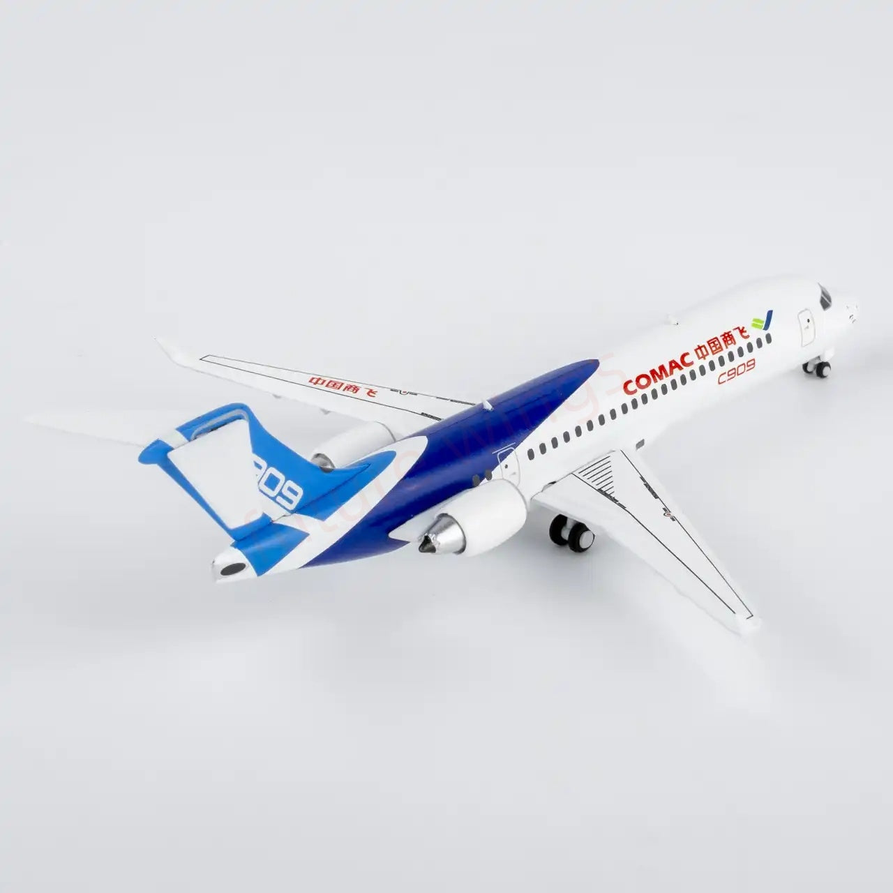 1:400 NG Models NG87123 COMAC C909 (ARJ21-700) Aircraft Model+Free Tractor