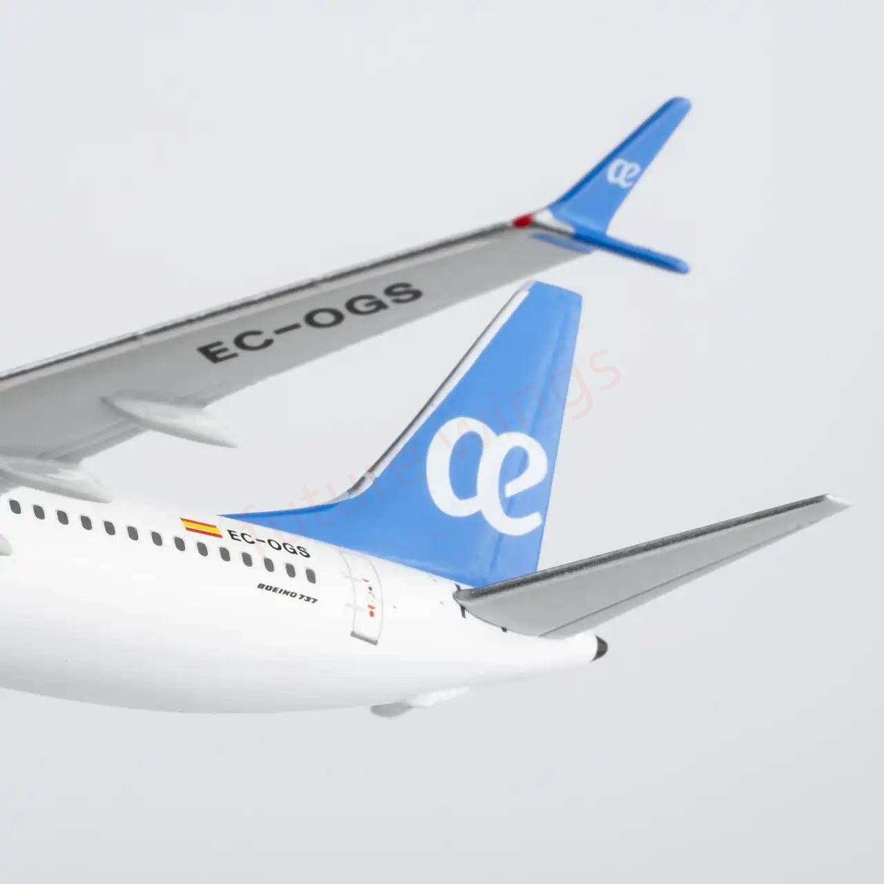 1:400 NG Models NG88044 Air Europa B737 MAX8 ES-OGS Aircraft Model+Free Tractor