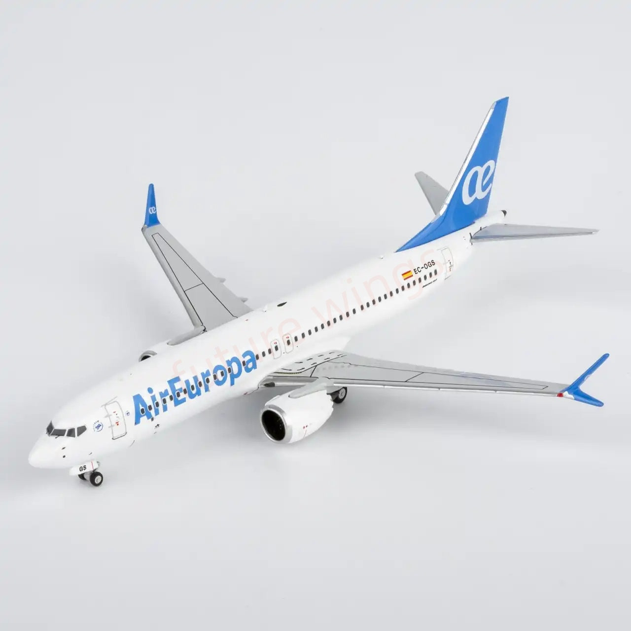 1:400 NG Models NG88044 Air Europa B737 MAX8 ES-OGS Aircraft Model+Free Tractor