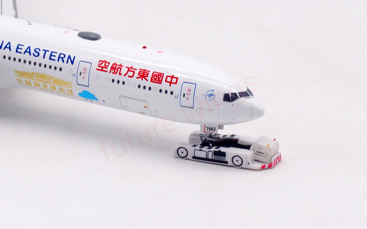 1:400 Aviation400 China Eastern Airlines B777-300ER B-7882 Aircraft Model Free Tractor+Stand