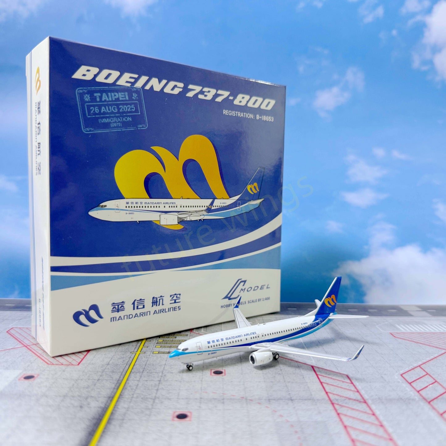 1:400 C MODEL C0062 Mandarin Airlines B737-800 B-18653 Aircraft Model+Free Tractor